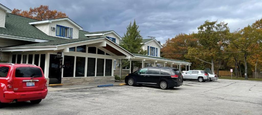 Camp Inn Lodge Au Sable Dış mekan fotoğraf